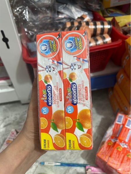 Kem đánh răng trẻ em cam