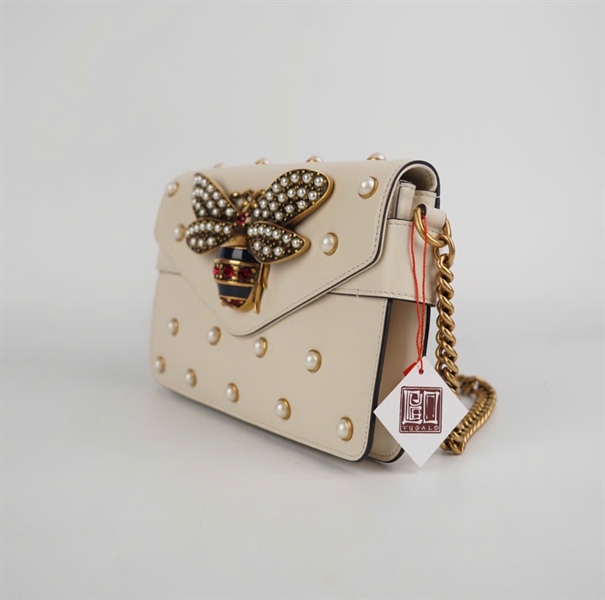 Túi GG con ong trắng hạt ngọc 24cm KG+