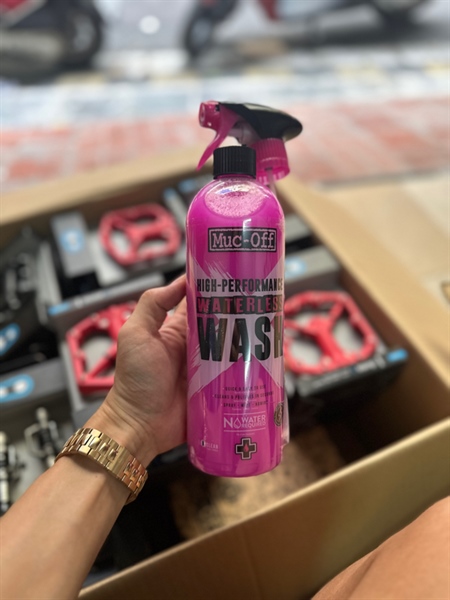 ￼Chất Tẩy Rửa Không Cần Nước MUC-OFF Waterless Wash 750Ml Cho Xe Đạp, Xe Máy Hoặc Xe Hơi