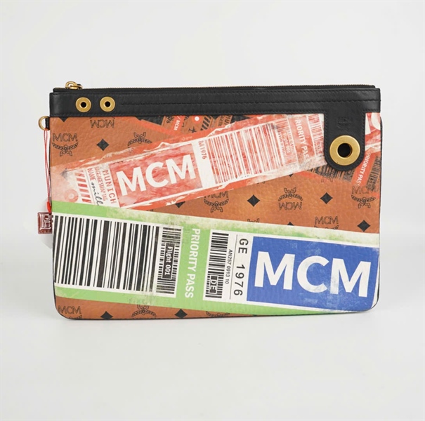 Túi MCM màu nâu in chữ size 40 KG+