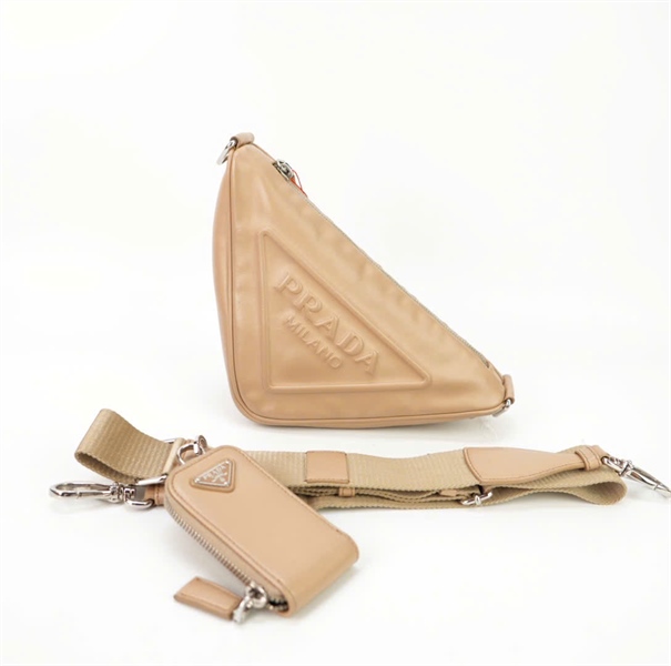 Túi Prada tam giác màu nude kèm ví KG+