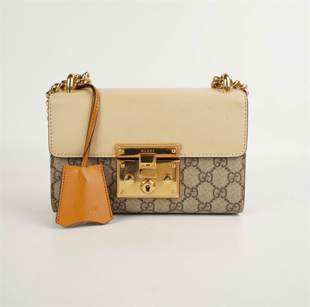 Túi GG nắp trắng charm vàng 20c KG+