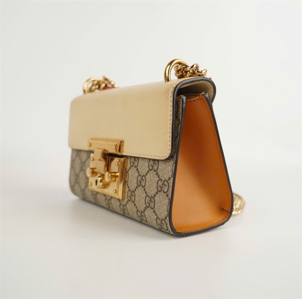 Túi GG nắp trắng charm vàng 20c KG+