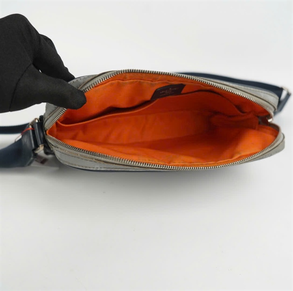 Túi LV đeo chéo xám viền đen 24cm KG+