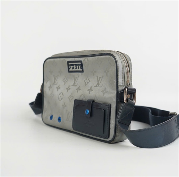 Túi LV đeo chéo xám viền đen 24cm KG+