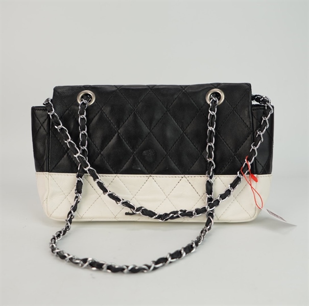 Túi Chanel đen trắng size 25 ++