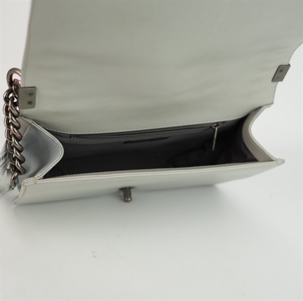 Túi Chanel trắng size 28 ++