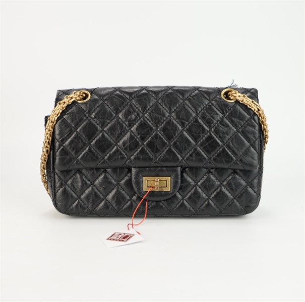 Túi Chanel đen khóa vàng size 23++