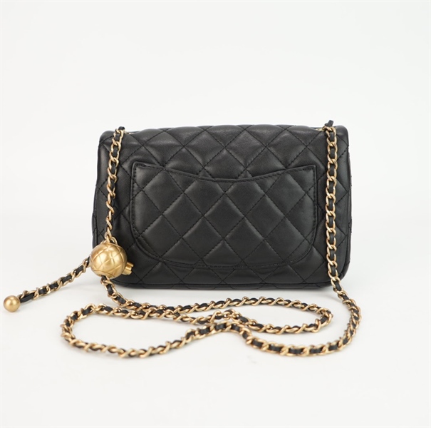 Túi Chanel đen quai có đính châu size 18 ++