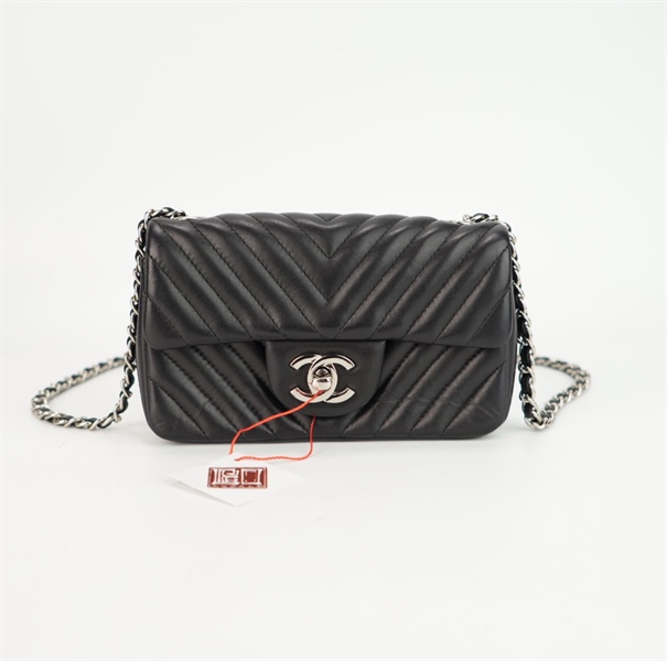Túi Chanel đen khóa bạc size 16 ++