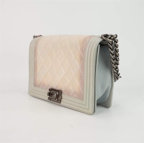 Túi Chanel trắng size 28 ++