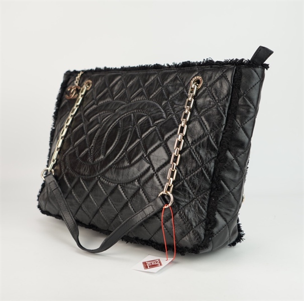 Túi Chanel đen viền lông size 35 ++