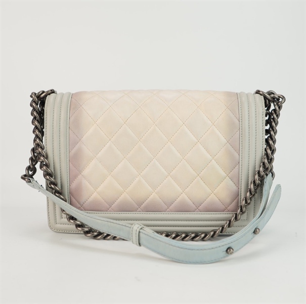 Túi Chanel trắng size 28 ++