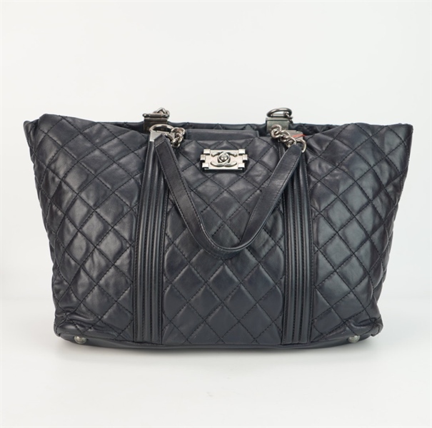 Túi Chanel đen lòng đỏ size 40++