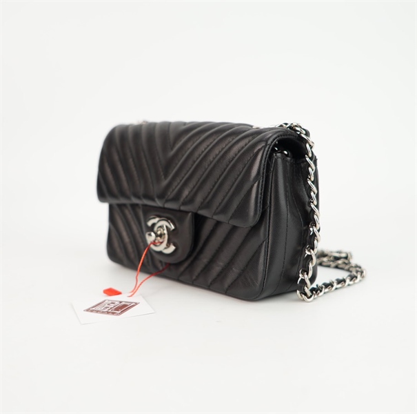 Túi Chanel đen khóa bạc size 16 ++