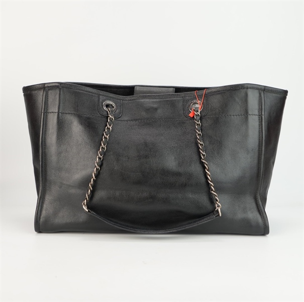 Túi Chanel đen trơn có túi sau size 38 ++