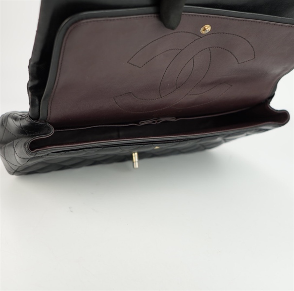 Túi Chanel đen khóa logo vàng size 30++