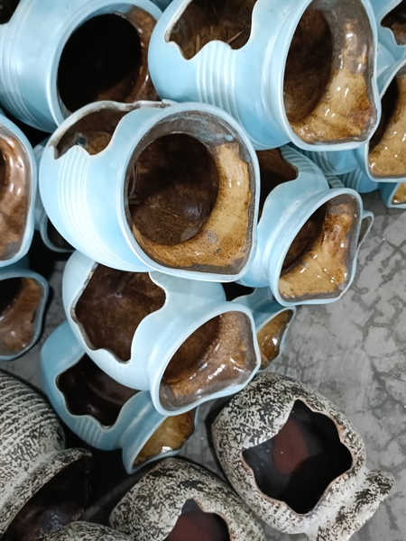 BÌNH THÁC NƯỚC XANH DA TRỜI NHỎ