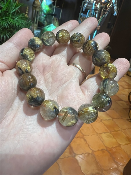 Vòng tay thạch anh tóc vàng bao thể FE +