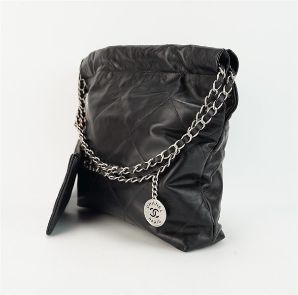 Túi Chanel đen logo nổi kèm ví (E22AN93E) sz35 +