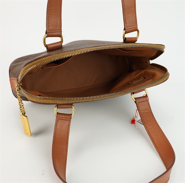 Túi Celine nâu khóa kéo charm vàng s28 KG+