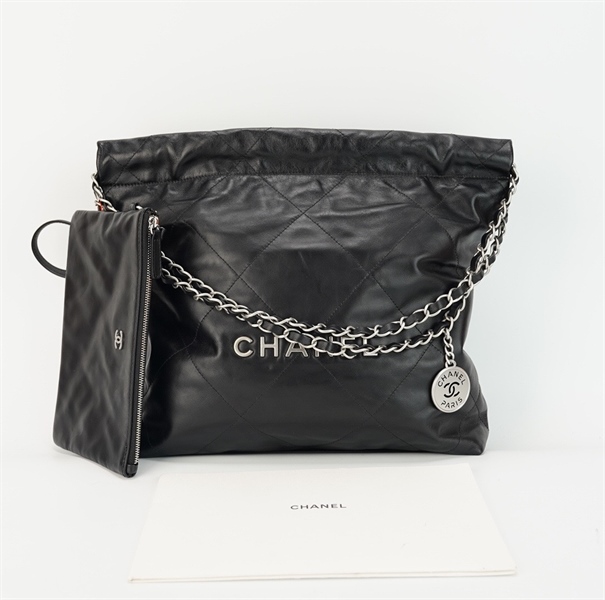 Túi Chanel đen logo nổi kèm ví (E22AN93E) sz35 +