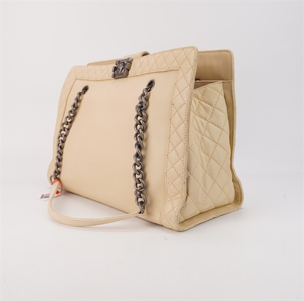 Túi Chanel màu nude size 38 KG++