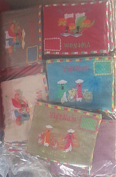 Ví phong thư cô gái to - Embroidery purse - Usd 1.3