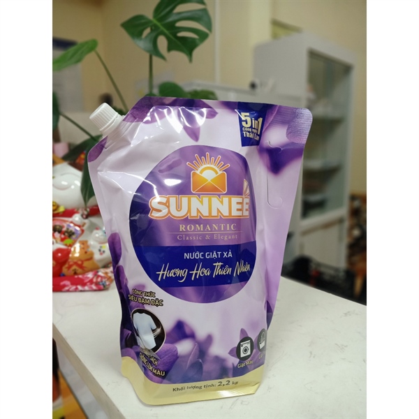 Nước Giặt Xả Sunnee Romantic Túi 2.2Kg