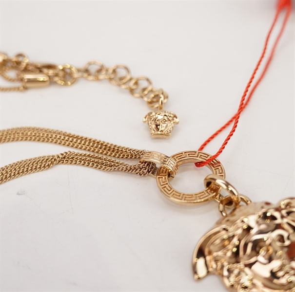 Dây chuyển Versace vàng mặt logo lớn KG+
