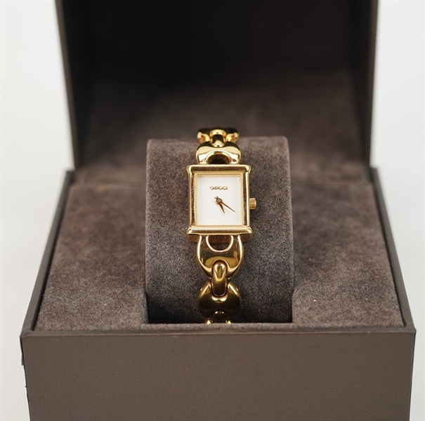 Đồng hồ GG mặt vuông kèm 2 bộ dây KG+