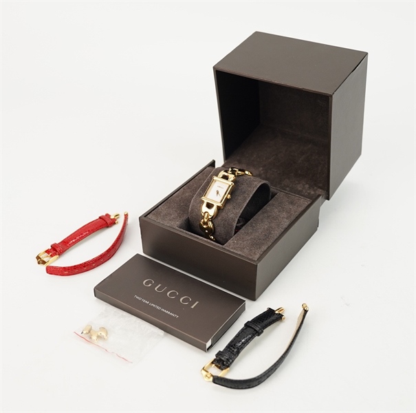 Đồng hồ GG mặt vuông kèm 2 bộ dây KG+