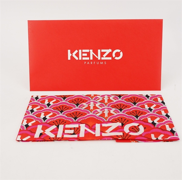 Khăn Kenzo đỏ KG+