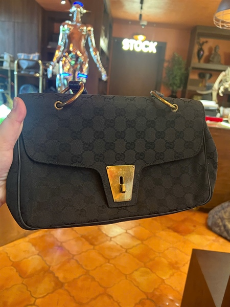 Túi GG màu đen khoá vàng S25 KG+