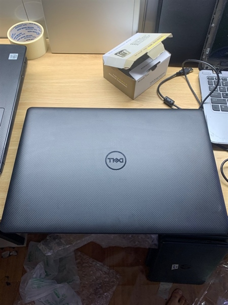Dell vostro 3591. Core i5 GEN10 ram8g ssd 256gb màn hình 15.6” FHD. Pin ok.