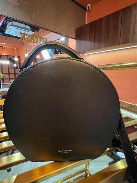 Túi YSL hộp tròn đen lòng hồng +