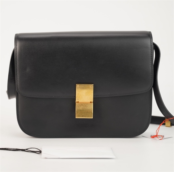 Túi Celine đen sz 23 khóa vàng +