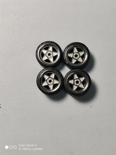 Bánh xe 1/64 10mm #2-36 ( bạc)