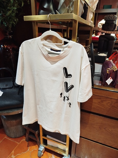 Áo thun LV trắng - A Long live (TH-A7)