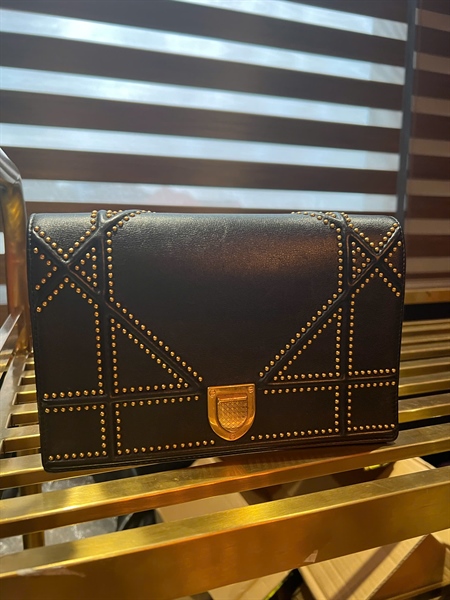 Túi Dior đen đinh tán chữ nhật size 22 +