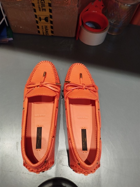 Giày LV màu cam TB+