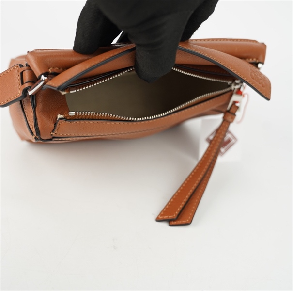 Túi Loewe màu nâu size 17 +