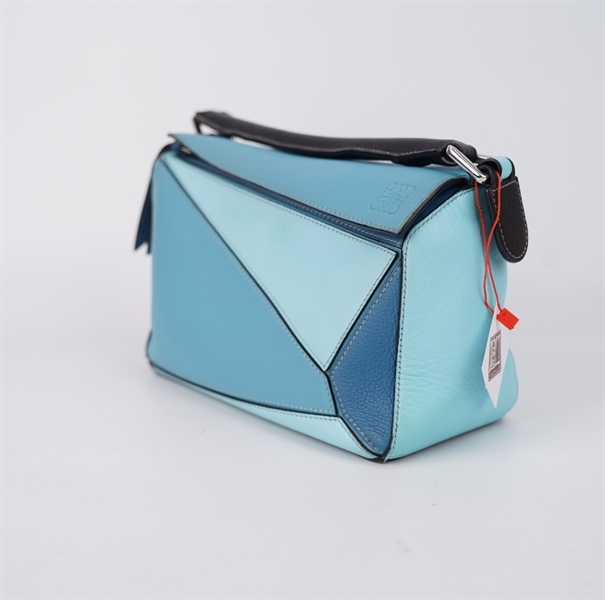 Túi Loewe màu xanh dương size 24 +