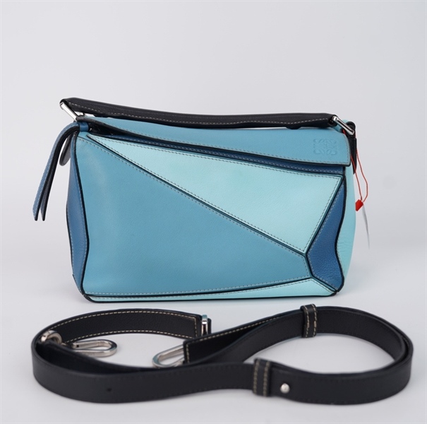 Túi Loewe màu xanh dương size 24 +