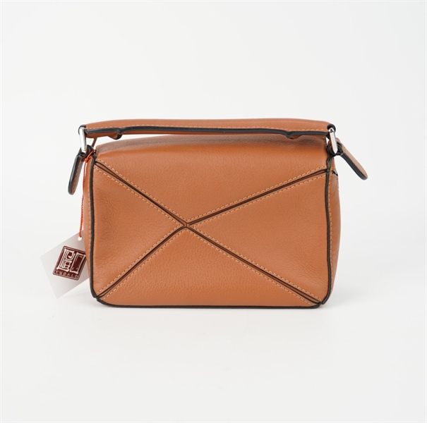 Túi Loewe màu nâu size 17 +