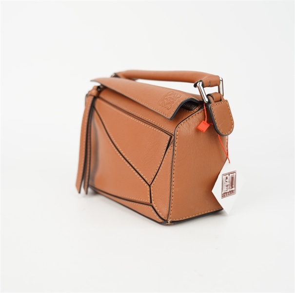 Túi Loewe màu nâu size 17 +