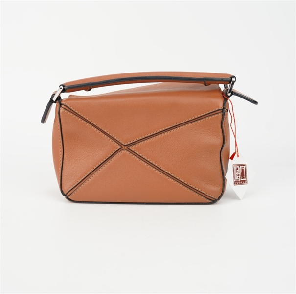 Túi Loewe màu nâu đậm size 17 +