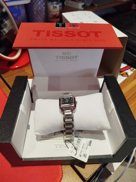 Đồng hồ Tissot nữ mặt vuông KG+