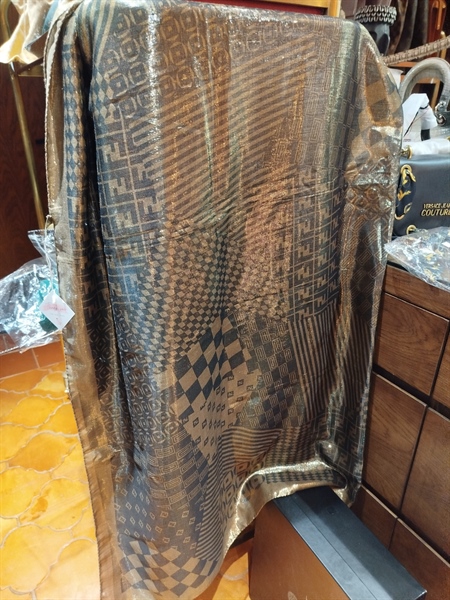 Khăn Fendi họa tiết F - A Long live (HP-KH227)