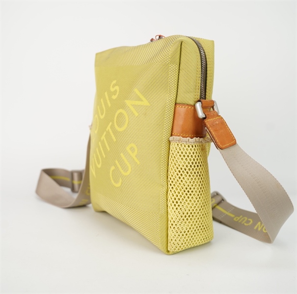 Túi LV đeo chéo màu xanh non size 23 KG+